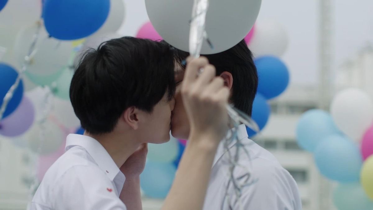 everyone being shocked at how young they actually are 😭😭😭 and they were BABIES during fish upon the sky 🤏🏻