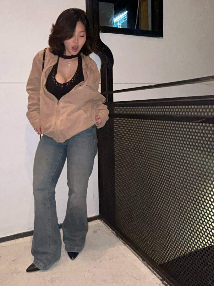 maevybun's tweet image. new to twt looking for mutuals/friends to game with!
♡ she/her, 19
♡ valorant (peak gold1),league,roblox
♡ bi
♡ dms open
♡ i play for fun !! 
♡ raving, music, anime, kpop, reading

♡+↻ to be moots :3 (no weirdos plz) 
#valtwt #leaguetwt #promotwt #kpoptwt #anitwt