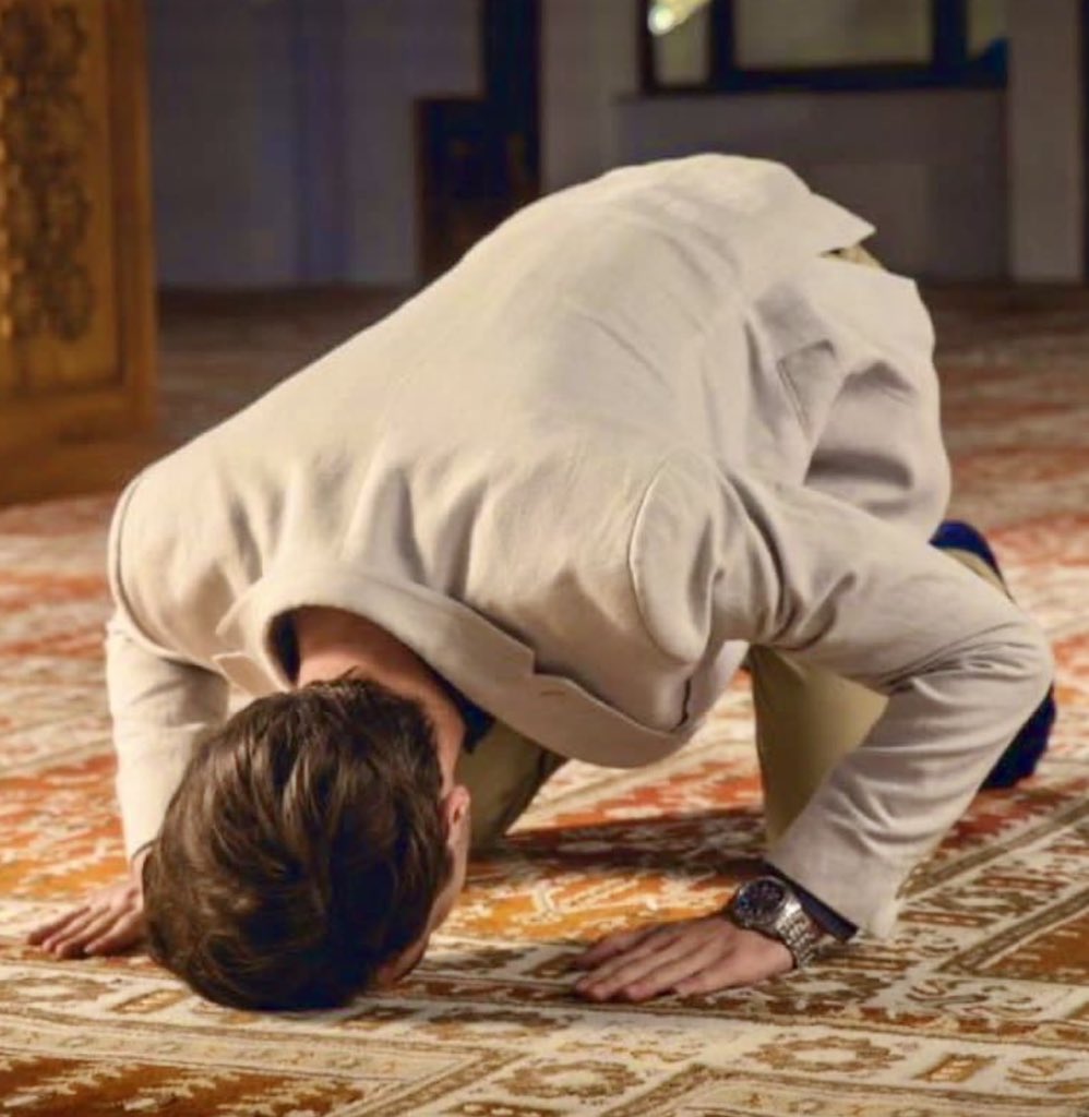 "7 MISTAKES IN SALAH"⛔️
Please, Be Careful With These Mistakes.

1. Reading too fast.
2. Fingers and toes not facing the qiblah.
3. When making sajdah raise of feet from the ground.
4. Changing positions before imam.
5. Not having a straight back in Ruku.
6. Not having nose
