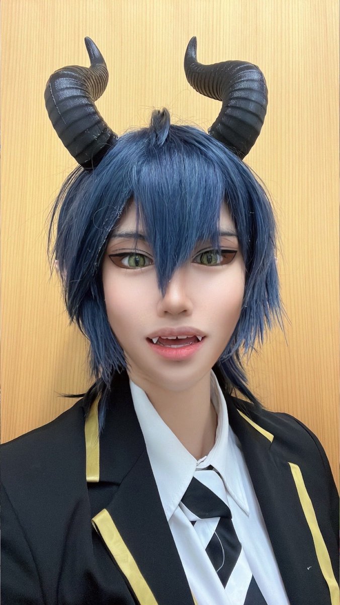 私に顔面の治安が良かった時代なんて無い

＿人人人人人人人人人人人人人人＿ 
＞捕食者にしか見えないマレウス＜
￣Y^Y^Y^Y^Y^Y^Y^Y^Y^Y^Y^￣

※本人はただ口開けて笑ってるだけのつもりです