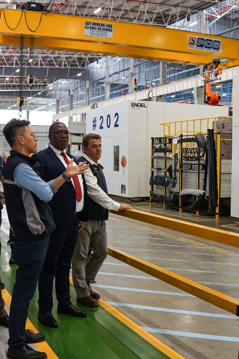 Lesufi's tweet photo. Sign of approval. It’s Gauteng. The home of factories #GrowingGautengTogether https://t.co/dBF9hdPus3