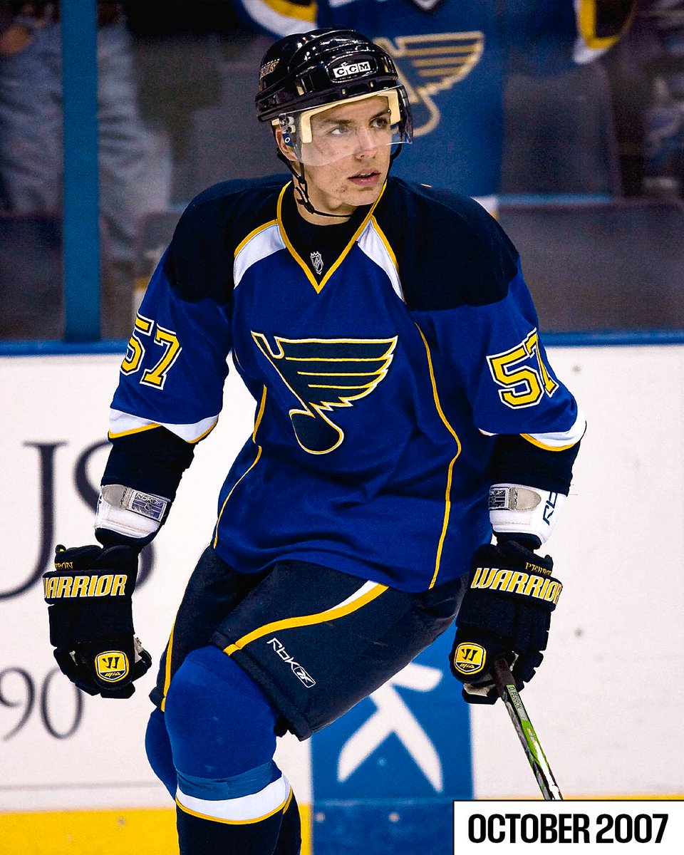 NHL's tweet image. From past to present 🚀

Congratulations to David Perron as he celebrates his 1,200th game tonight!