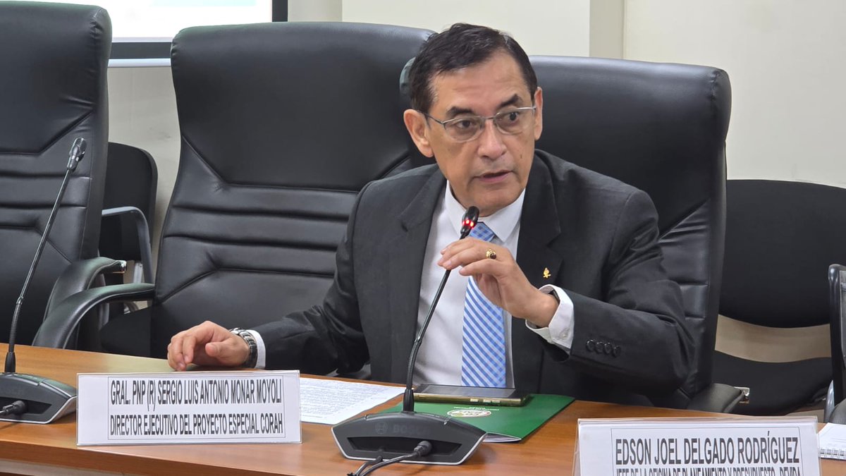 Comesecperu's tweet photo. Sergio Monar Moyoli, Director Ejecutivo del Proyecto Especial CORAH: "Hemos erradicado 35, 240.83 hectáreas de cultivo ilegal de coca, por lo que hemos superado la meta anual que nos trazamos. Y en Caballococha se ha incrementado el cultivo ilegal". https://t.co/1mEspAQowr