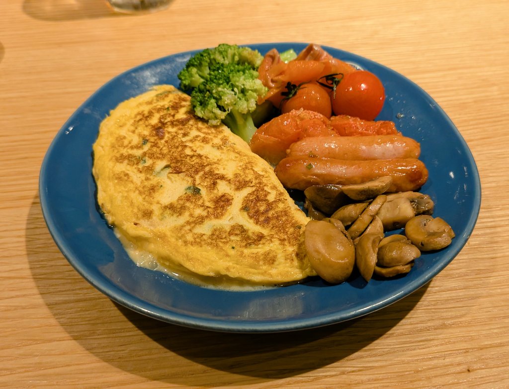 leanon_daisuke's tweet photo. 東京遠征2日目。
せっかくの東京なので、
ずっと気になっていたシズラーの
モーニングを食べました🍳
とにかく全て美味しかったのですが、
モーニングで5000円でした。。🫨
東京凄いですね。。
因みにこの日は日本人は僕しか
いなかったです笑 https://t.co/dZd274YUZa