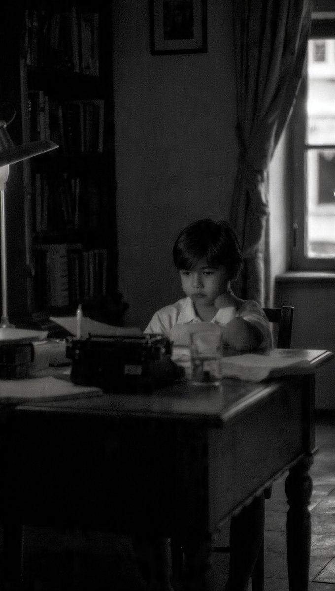 doodlewinkle's tweet image. What would you do if you had 24 hours to mentor a younger version of yourself? What advice would you give, and how would it change your life today? Let&apos;s inspire each other! #mentor #24hoursleft #advice