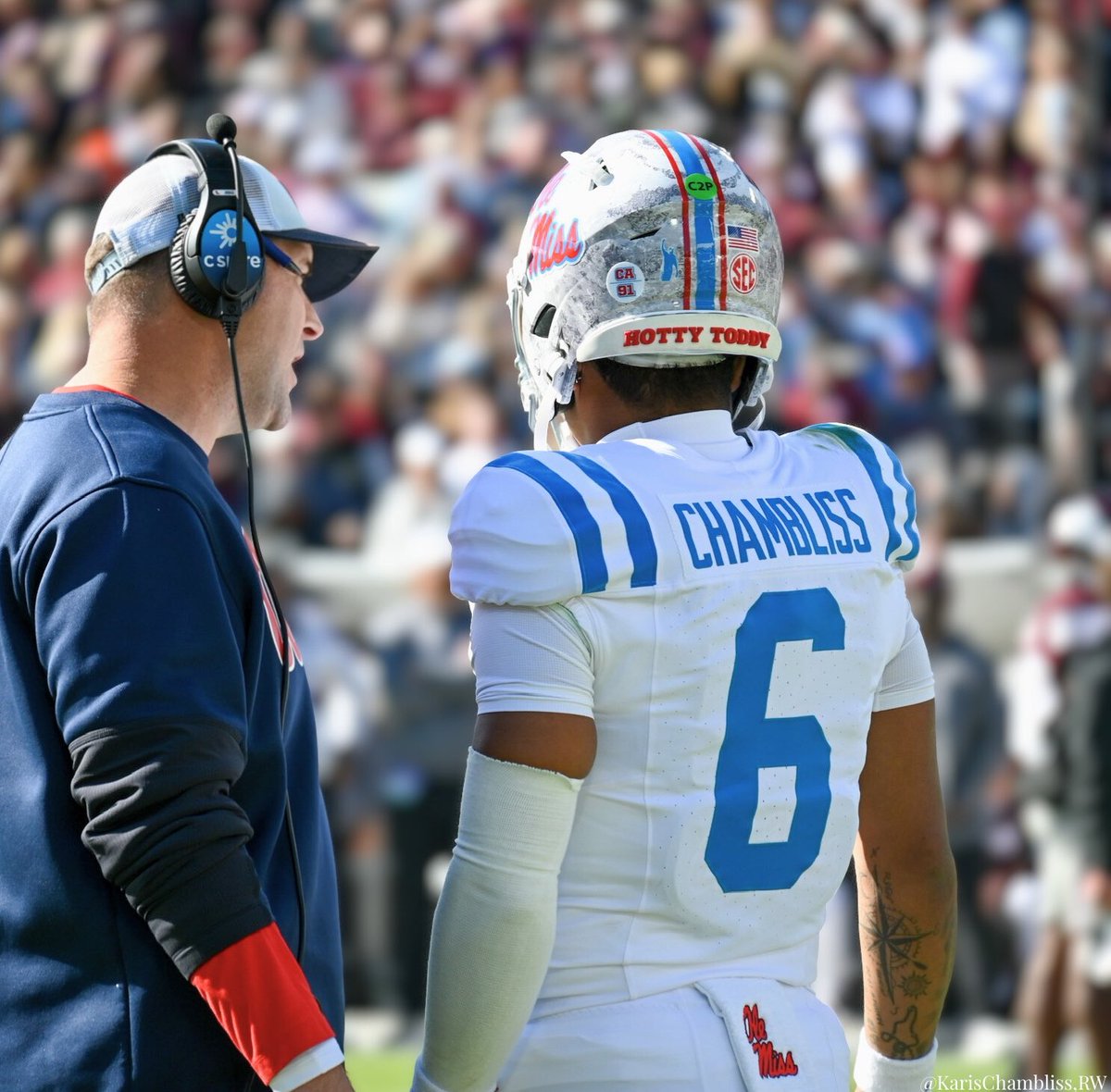 KarisChambliss's tweet image. 6️⃣‼️ Spot. The. Ball.
#ForwardRebels  

📸🙋‍♀️@TheRebelWalk