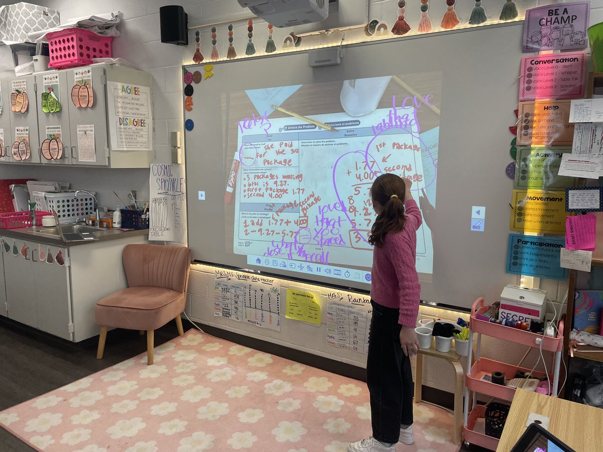 MrsMcGuirkLHE's tweet image. Word problem of the day! 

Students engage in multi-step problem solving, then walk around &amp;amp; take a photo of a friend’s work. We wrap up by using the photos app to annotate and give peer feedback! Watching them share &amp;amp; brag on each other at the end… so proud🥲
#RISDAIM
@RISDmath