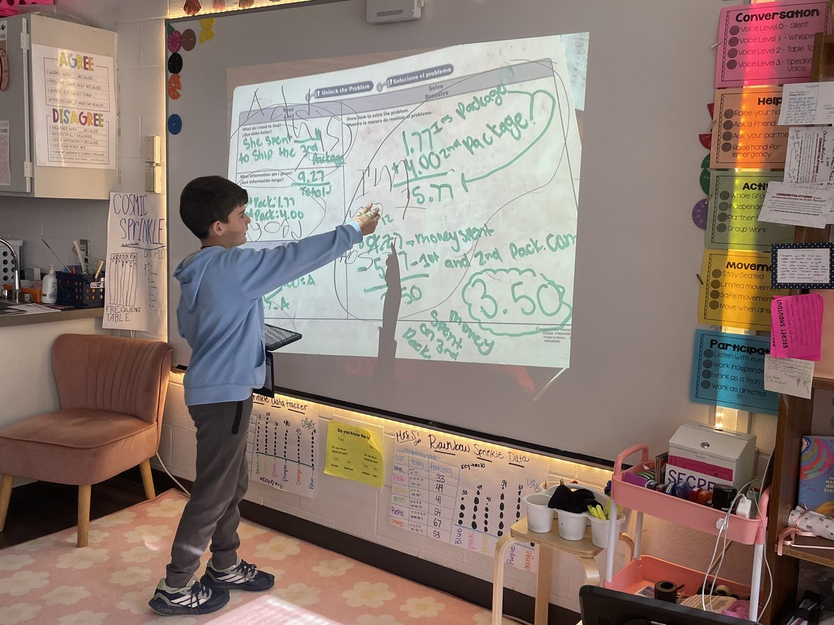 MrsMcGuirkLHE's tweet image. Word problem of the day! 

Students engage in multi-step problem solving, then walk around &amp;amp; take a photo of a friend’s work. We wrap up by using the photos app to annotate and give peer feedback! Watching them share &amp;amp; brag on each other at the end… so proud🥲
#RISDAIM
@RISDmath