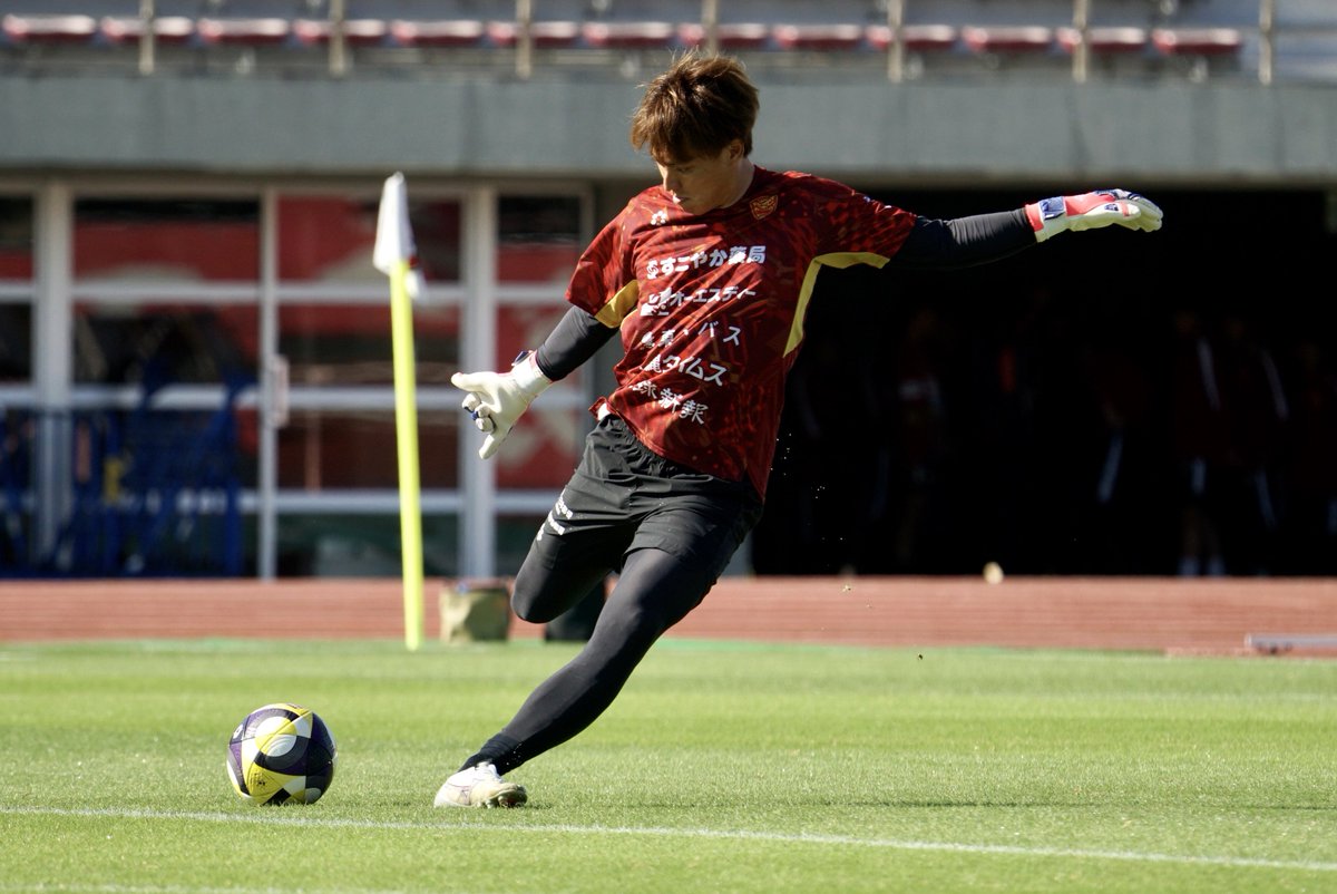 0_nejii_0's tweet image. 2025.11.29
GKウォーミングアップ
#FCRYUKYU
#佐藤久弥 選手