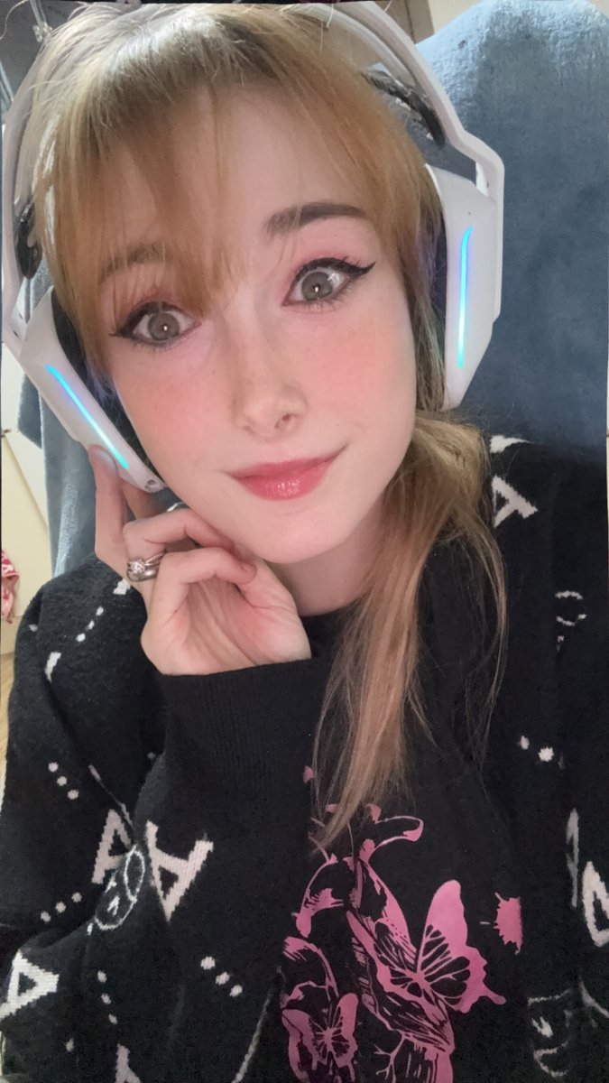 Going #live - kick.com/spooky_eimi⭐️

Playing open lobbys on #phasmophobia is you want to join. 

WHATS YOUR FAV GHOST? 

#KickStreamers #gamergirl #NewProfilePic #GamerLife #smallstreamer #safespace #spookiness #Ghost