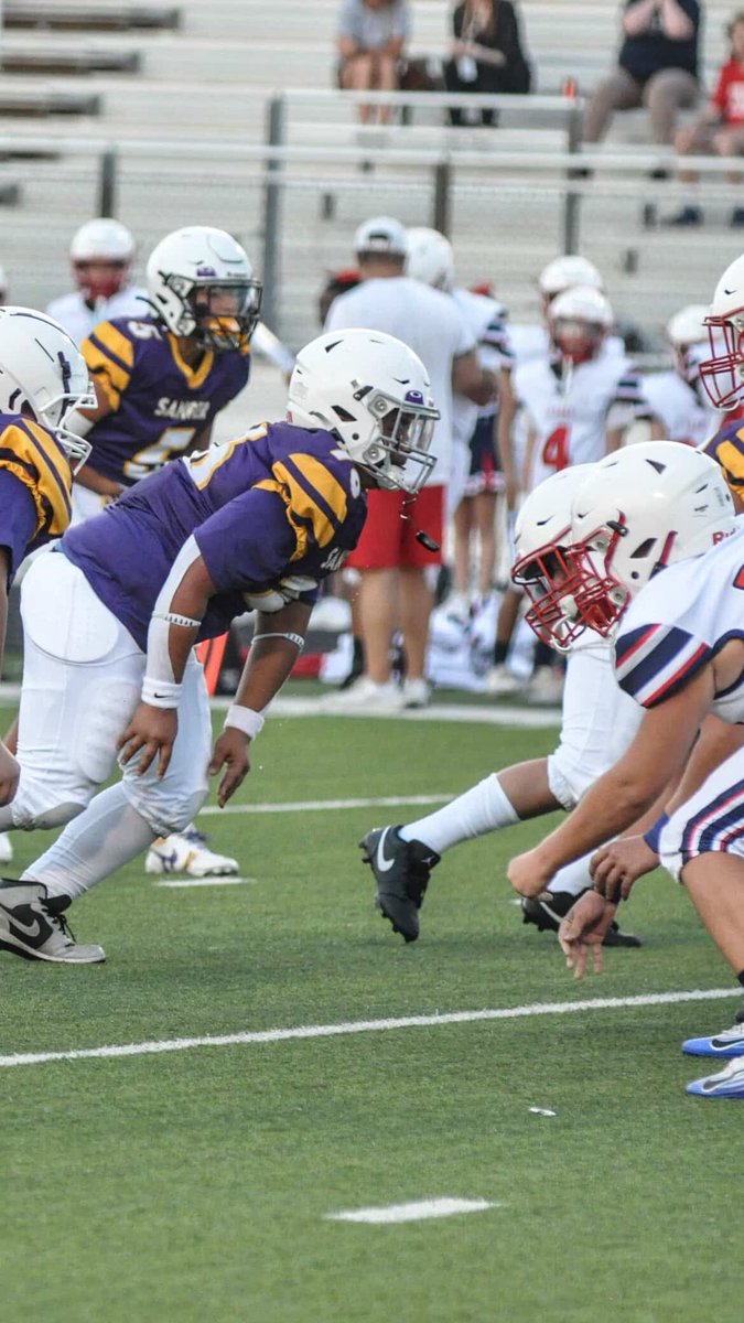 txhsnxtup's tweet photo. This is Darius Barre (co ‘30) Darius play both ends of the ball at Huffines Middle school (TX) At nose guard he plays with high energy and uses size his size to stop his opponent in their tracks on defense he plays nose guard where he uses his frame to bully offensive line men https://t.co/IsfNNSOVBf