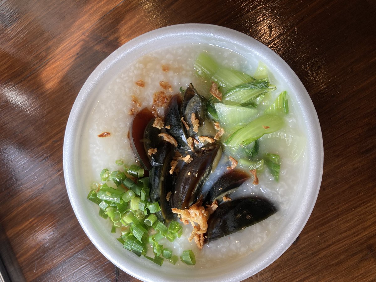 rankeibou's tweet photo. 朝ごはんやってますよー

おかゆと水餃子🥣12時までです！ https://t.co/oSiGBY8k6L
