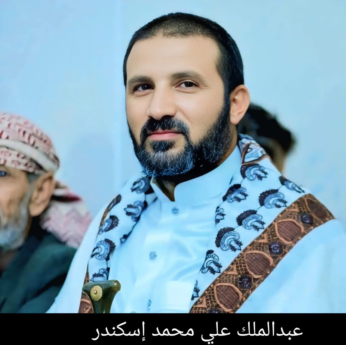 قصة المختطف لدى مليشيا الحوثي:
عبدالملك علي محمد اسكندر

تاريخ الواقعة:2 يوليو 2025م

الموقع: دار الشرف،مديرية المشنة، محافظة إب

الإنتهاك: إختطاف تعسفي وإخفاء قسري...والجهة المسؤولة: جماعة الحوثي في إب.

ملخص الحادثة:
خرج الأستاذ عبدالملك صبيحة يوم الأربعاء متوجهاً إلى مدرسته