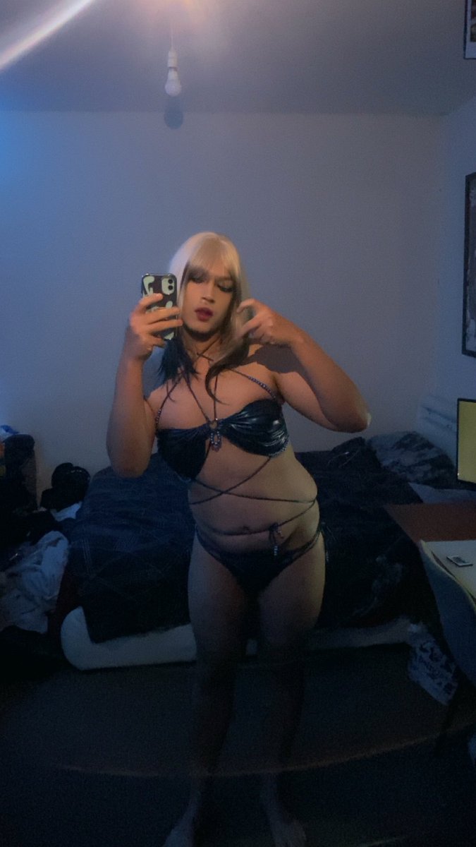 Lychnox's tweet photo. Light night post @moeflavor making the best wear as always😇 #fem #femboy #gay #lgbtq #anime https://t.co/F9od0lb2qv
