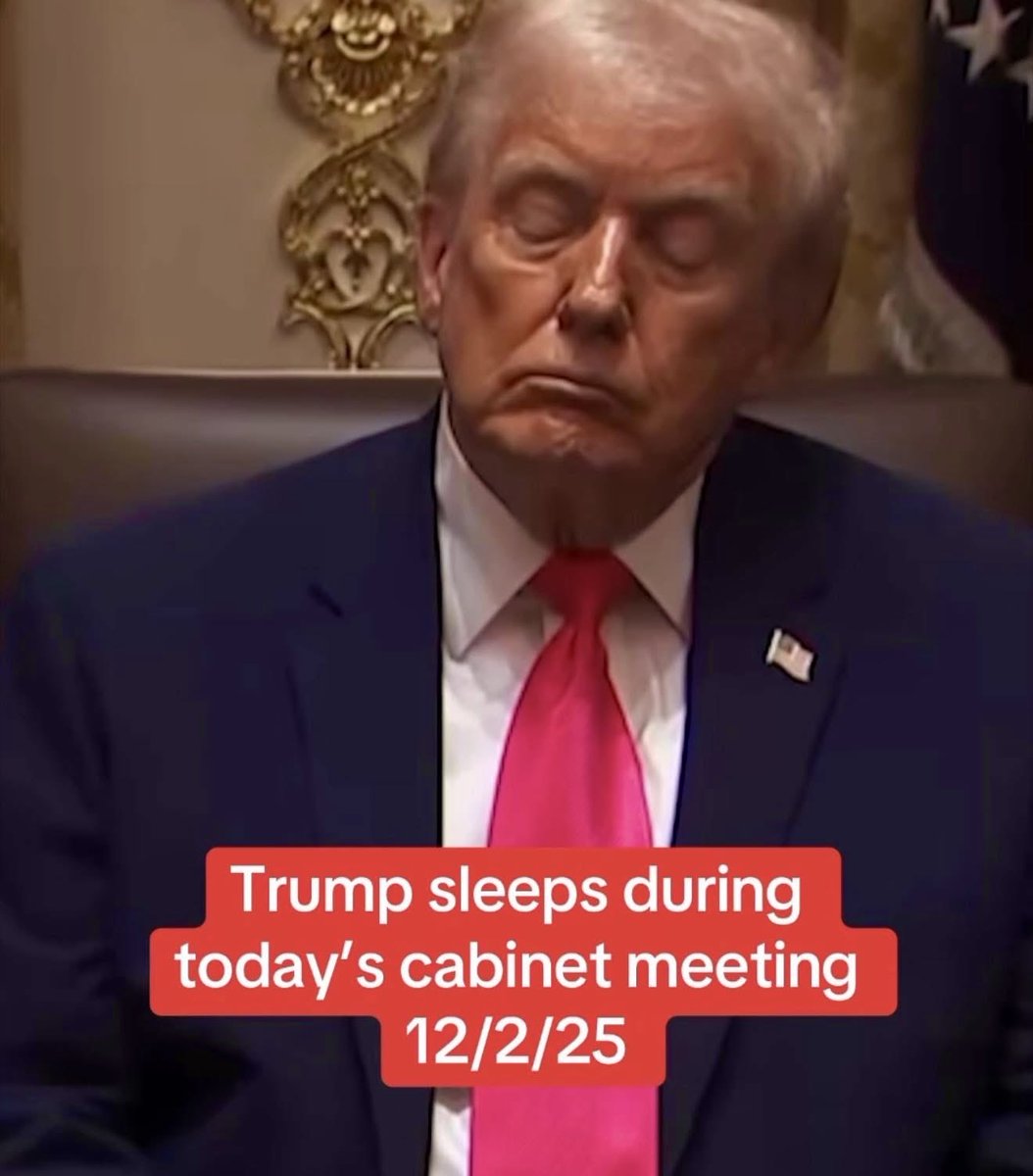 LakotaMan1's tweet image. So, Trump began his cabinet meeting by engaging in a tirade against reporters who were questioning his stamina.

Then, he fell fast asleep. 😴