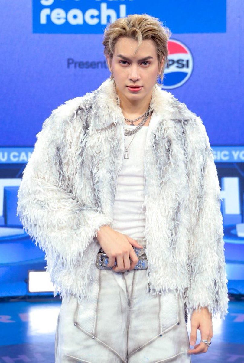 that_fujothey's tweet image. When I say @smart_csnp is a truly special person, would it really surprise you? Tenacious, hard working, caring and supportive—there’s nothing he can’t do if he sets his mind to it. Keep following your dreams dear puppy! 
#SmartBoom 
#smartcsnp 
#Auralis