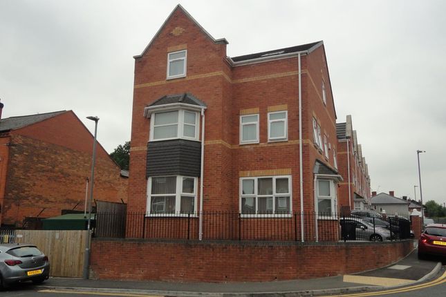 JoshCoombes12's tweet image. In B&apos;ham rn, there are HUNDREDS of vulnerable adults in supported accommodation.

Except they&apos;re not. They are human commodities used for criminal purposes.

These facilities are not regulated. These residents are trapped. 

#Birmingham #exploitation #modernslavery #UKNOW #Crime