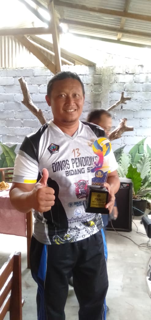sdnsumberjo's tweet photo. Tim Voli Dinas Pendidikan Kabupaten Blitar Raih Juara I Turnamen Bola Voli KORPRI 2025

Selamat dan sukses kepada Tim Bola Voli Putra dan Putri Dinas Pendidikan Kabupaten Blitar yang berhasil meraih Juara I pada Turnamen Bola Voli KORPRI . 
https://t.co/ze023JVwHn https://t.co/jQFIkbtiGu