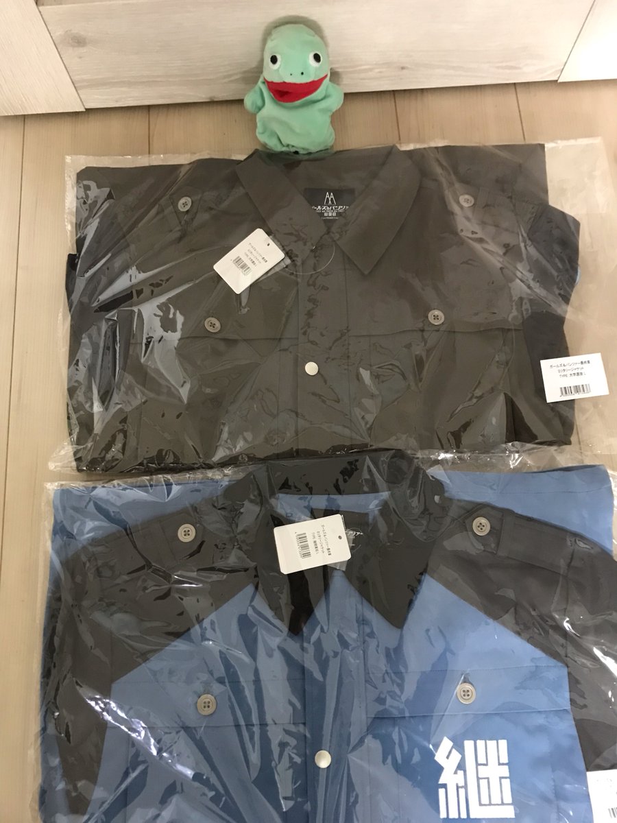 hagimidori's tweet image. 継続高校のパンツァージャケットに加えて
大学選抜チームのパンツァージャケットも入手する事ができた記念のあんこう祭にあげる予定だった
イラストです。
愛里寿ちゃん描こうと思ったのですが
千代さんも参戦しました。