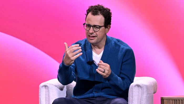 🔵MARKETEVANS: Anthropic ingaggia avvocati per la IPO e accelera verso la pubblica offerta, sfidando OpenAI.