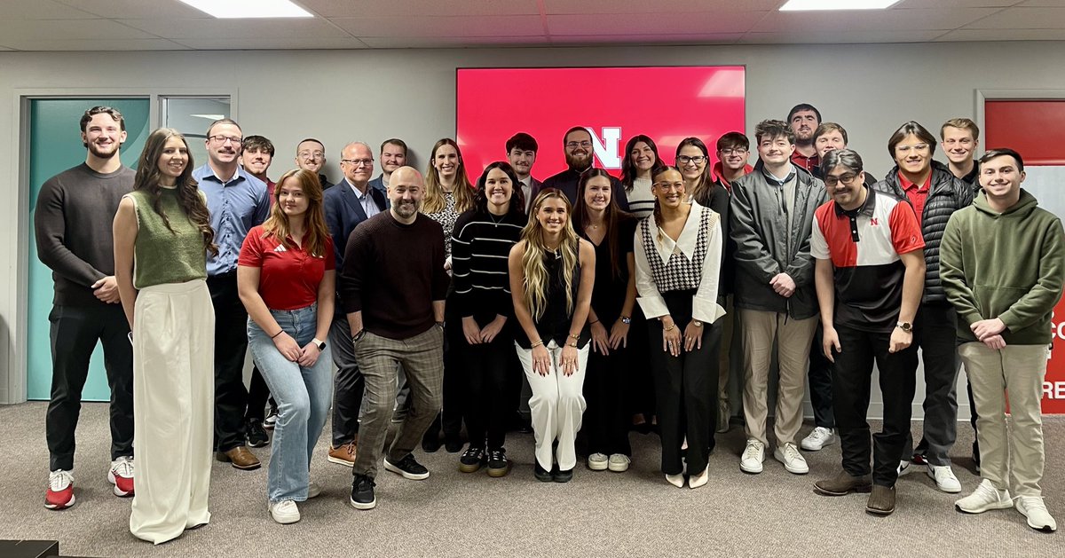 My sports media and communication students pitched three innovative marketing campaigns promoting the FIFA 2026 World Cup on Fox Sports to a panel of three Fox Sports executives. ⚽️ I’m so thankful for our incredible partnership with  <a href="/FOXSportsU/">FOX Sports University</a>, now in its 11th year! #UNL