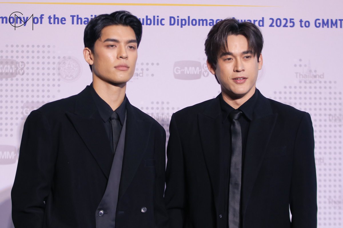 CM2Connect's tweet image. หล่อละลาย อันตรายต่อใจสุดๆ “จอส - กวิน” ช่วงเดินพรมในงานมอบรางวัล “การทูตสาธารณะ” ประจำปี 2568 

JOSSGAWIN AT TPDA2025

#จอสฟลุ๊ค #จอสกวิน #JossGawin 
#Josswayar #Gawincaskeyy
#GMMTVxTPDA2025