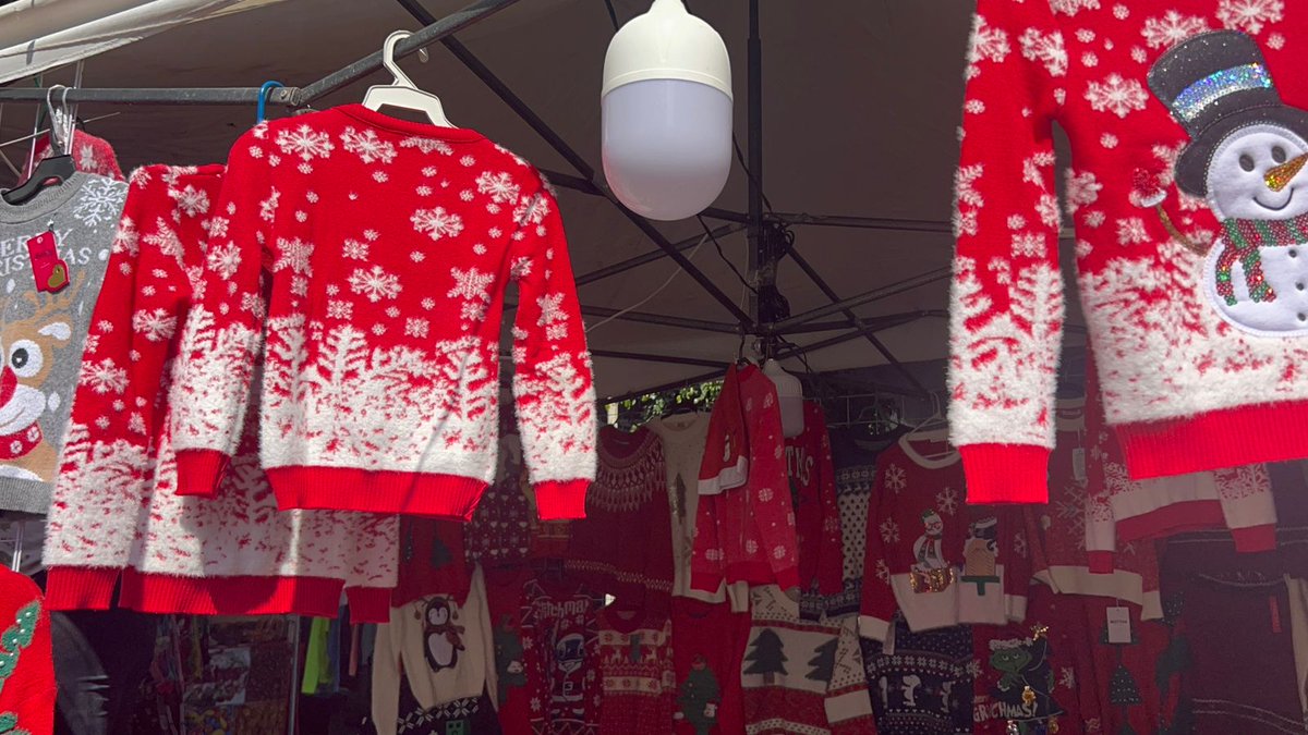 PoderNoticiaPue's tweet image. 👩🏻‍⚖️ SPC apoya a comercio con Tianguis Navideño

➡️ @TonantzinFdz confirmó que apoya al comercio local...

➡️ Entérate aquí: shre.ink/qLsd

@GobiernoCholula 

#PoderNoticiaPue #DondeTuVozSeEscucha