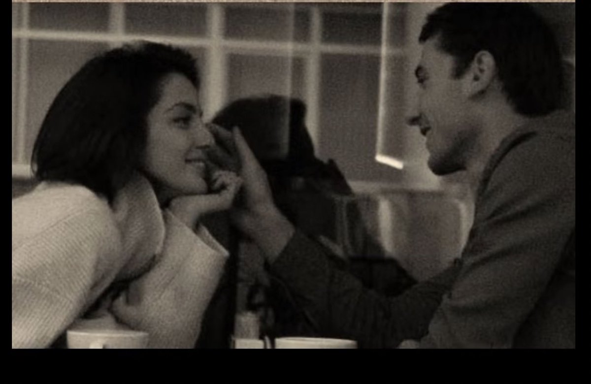 " هبّهبت في عمري مثل نّو و نسناسه خفيف
  تعال تعال سولف . . عن تباريح الغرام وريّها
   قلب الهـواوي مـا يفز إلا على طـريـا وليف
    وعين الهواوي ماتشوف.. الا هـواوي زيها