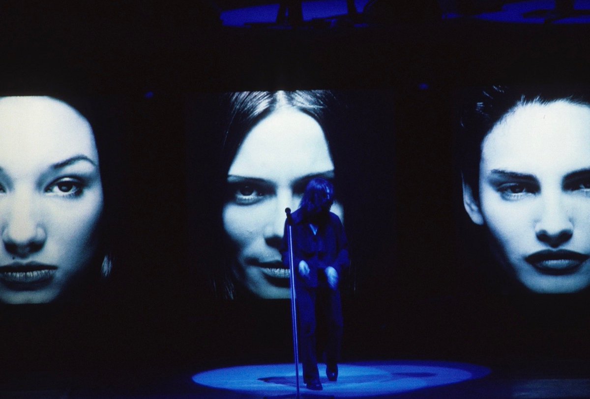 zenhamdu's tweet image. 32 years ago my life changed forever, Depeche Mode played in Mexico City Two magical nights during Devotional Tour,I&apos;ve never felt the same again,what a performance! unforgettable&amp;amp;unrepeatable,Grateful forever ✝️🕯️🔊🎶

#DevotionalTour #DepecheMode 

📸 by:⁦@Jazzrockman⁩