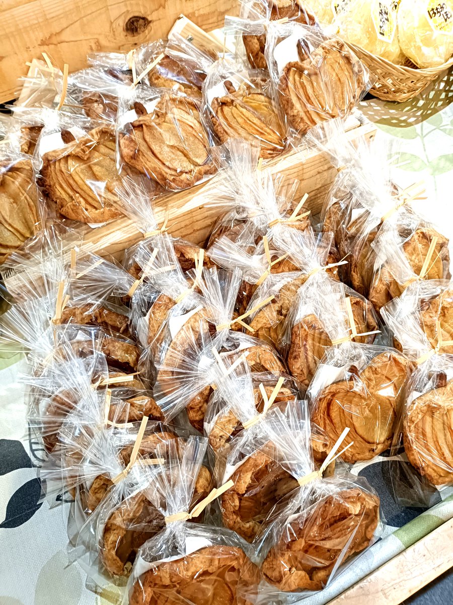 りんごの森と地域おこし協力隊が協力し、町の食材を使って新たな特産品