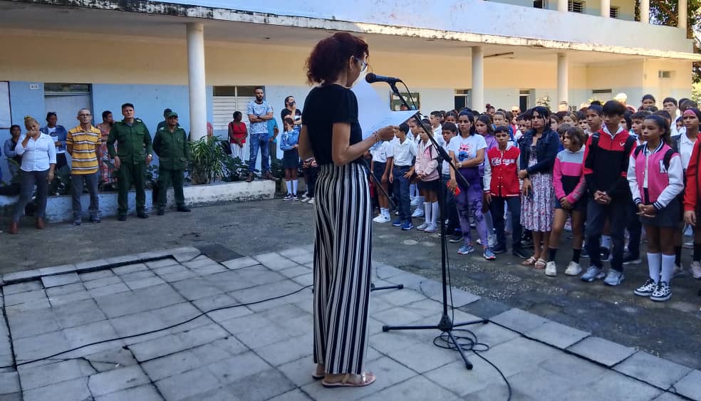 Este 2 de Diciembre en #Manatí se rinde tributo a las 9 víctimas del vil bombardeo a nuestra localidad en igual fecha de 1958 por las fuerzas de la tiranía batistiana. #TenemosMemoria, #CubaViveEnSuHistoria, #RevoluciónCubana, #PoderPopular, <a href="/LorenzoOsbel/">Osbel Lorenzo</a> , <a href="/YelenysLasTunas/">Yelenys Tornet Menéndez</a> .