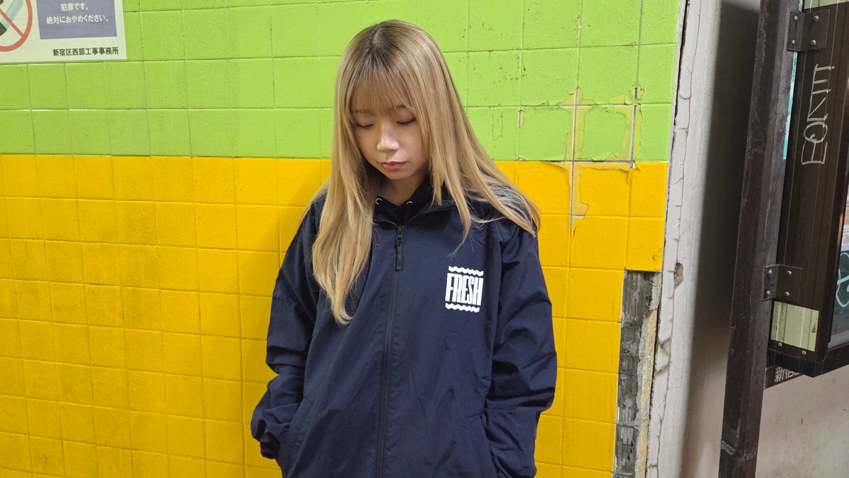 FunkyRizm's tweet photo. https://t.co/jAkBZOyBML
FRESH コットンライク ナイロン トレーニング ジャケット (裏地付)
カラー:ネイビー  
ナイロン100％ながらもまるでコットンのような雰囲気。ユーズドライクなこなれ感のある、軽快なジャケットとなりました。動き回ってもゆったりとしたシルエットが崩れないのも魅力です。 https://t.co/29P6JPftD3