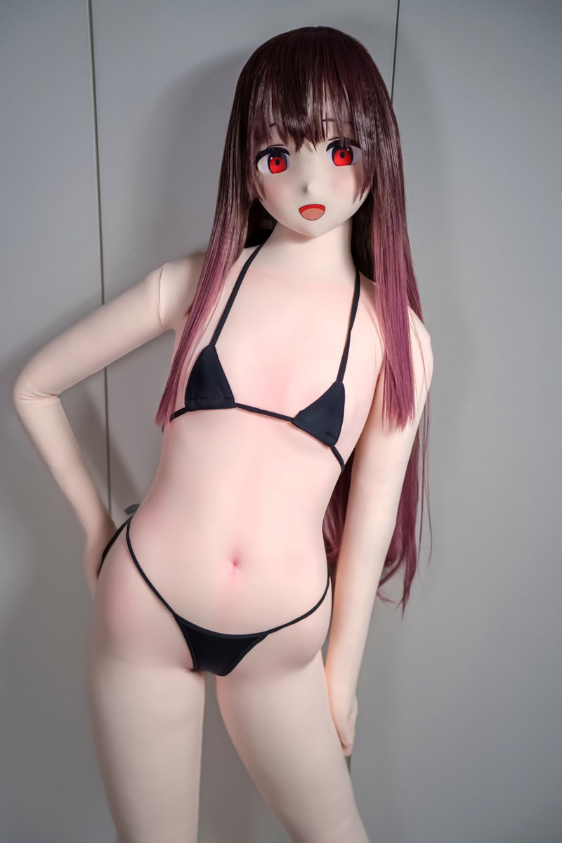 【160cm・Aカップ仕様】
胸部（バスト）
シリコン製のバストパーツ（Aカップ）を採用しています。従来の綿充填（わたじゅうてん）よりも、より自然な形状と質感を表現しています。
腰回り（ウエスト）