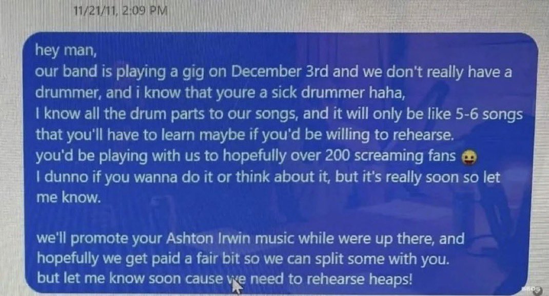 flatIinecth's tweet image. 5sos is officially 14 today :(