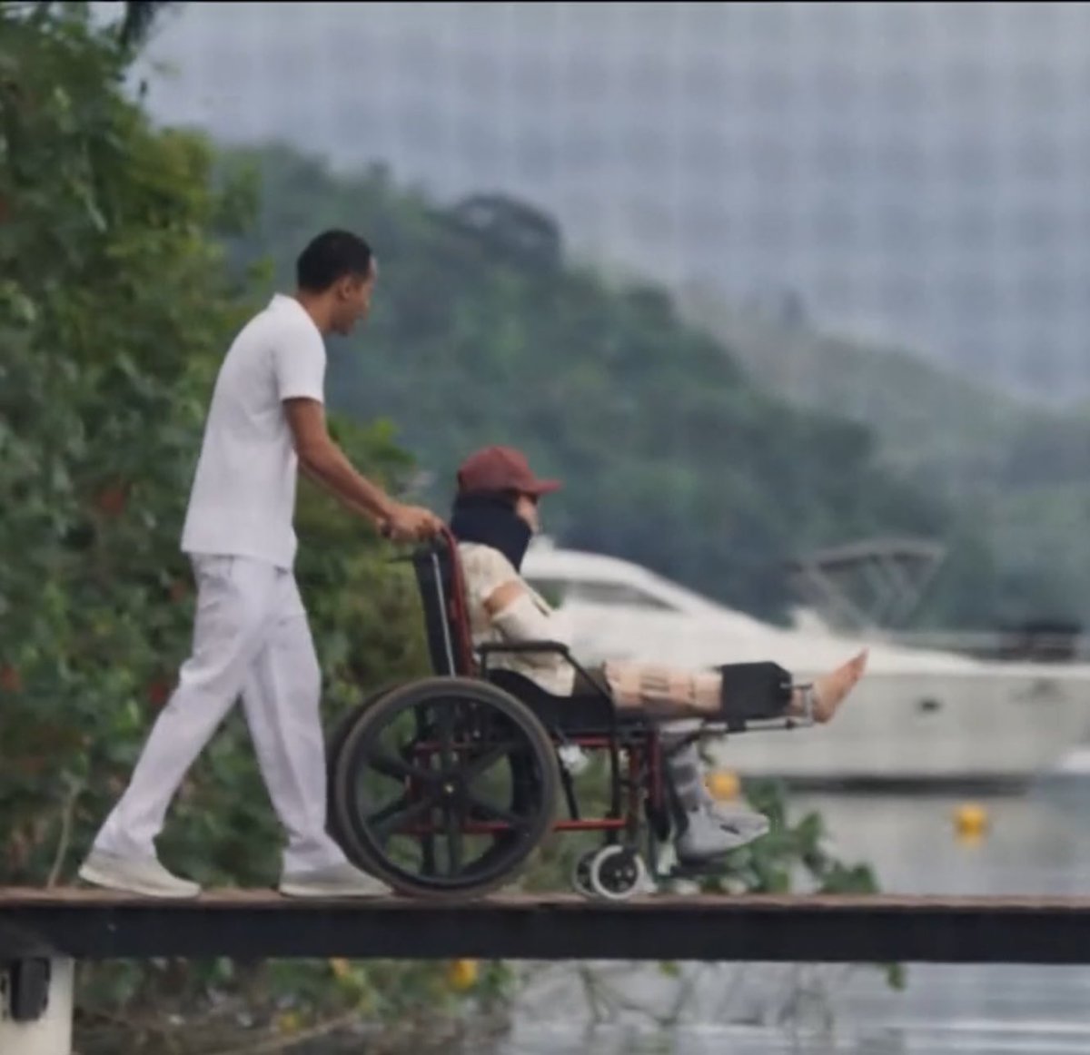 filipedss99's tweet image. O comeback da Claudia na novela literalmente assim

#TrêsGraças