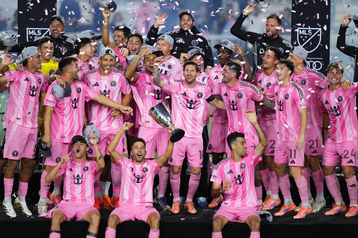 MLS's tweet image. 🏆 @InterMiamiCF -235 
🏆 @WhitecapsFC +175

Breaking down MLS Cup pres. by Audi odds: soc.cr/446p7YW