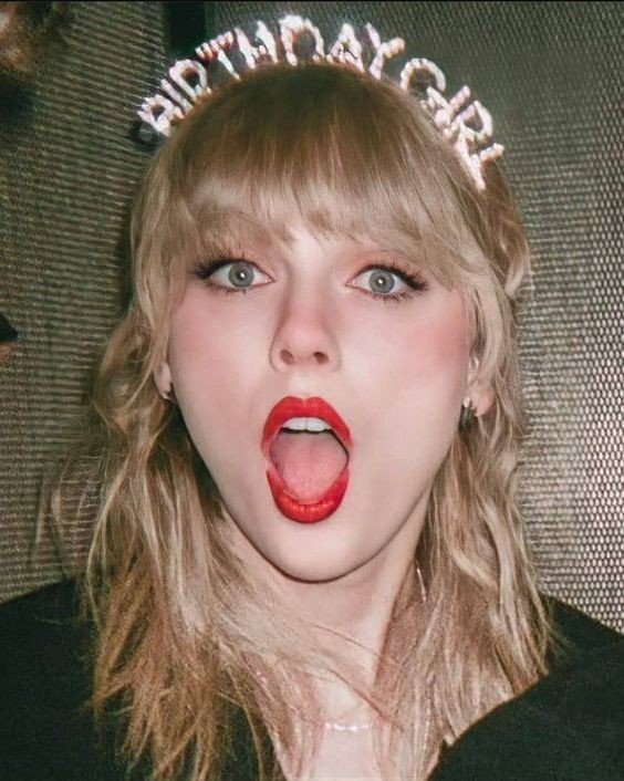 13 anos de azar pra quem não deixar "PARABÉNS TAYLOR" neste tweet
