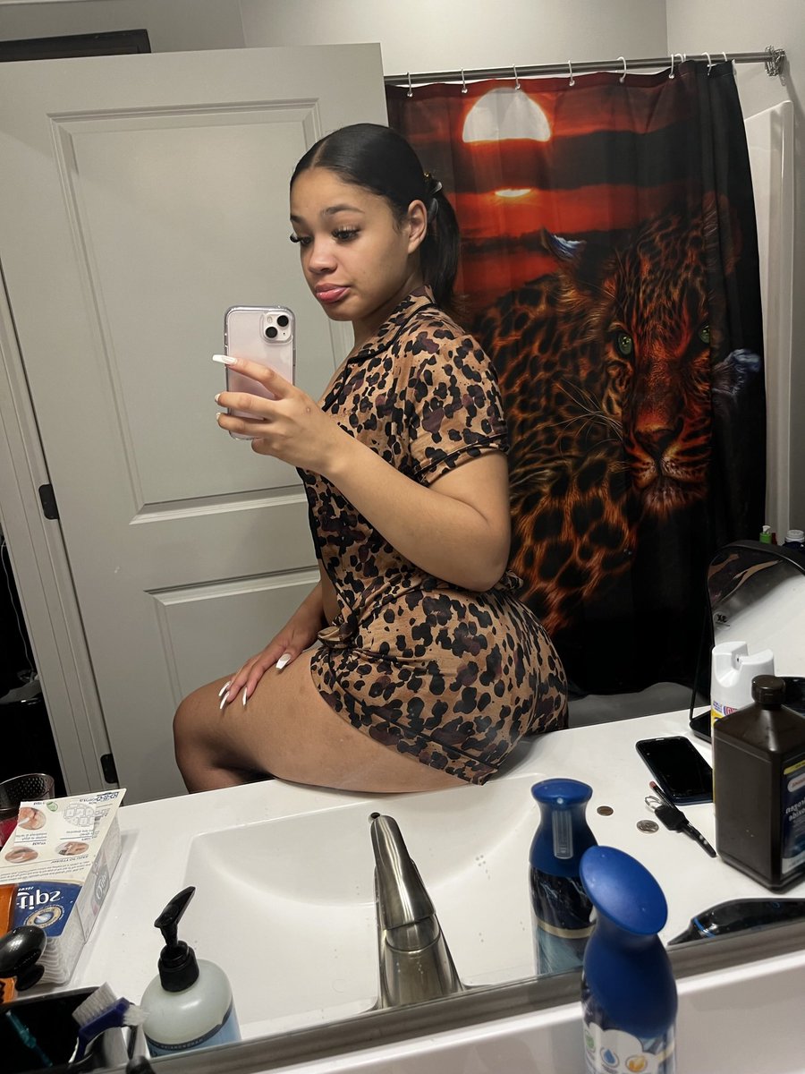 lexie j tweet media