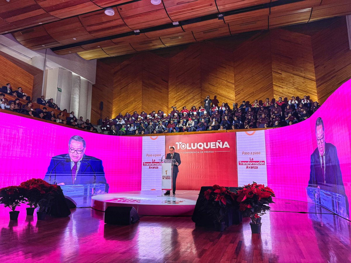 Felicidades Presidente Ricardo Moreno <a href="/rimoba/">Ricardo Moreno</a> por su primer informe de gobierno como alcalde de <a href="/TolucaGob/">Ayuntamiento de Toluca</a>; muchas gracias por invitarme a su evento, pero sobre todo por permitirnos, a traves de <a href="/CRMTOLUCA/">Cruz Roja Toluca</a>, sumar esfuerzos y acciones a favor de nuestra comunidad #AyudarNosMueve
