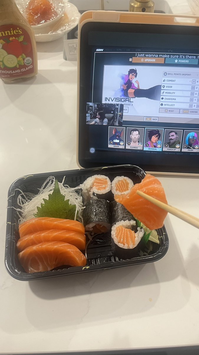 meimiumunch's tweet photo. i got sashimi and nigiri mixed up again 😿 https://t.co/DRnper6fo6