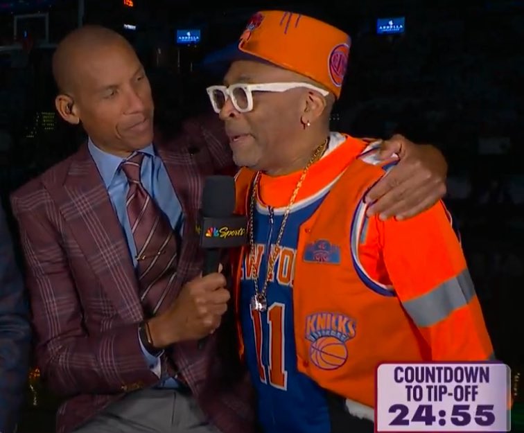 BigKnickEnergy_'s tweet image. 90s Knicks fans are losing their minds over this.