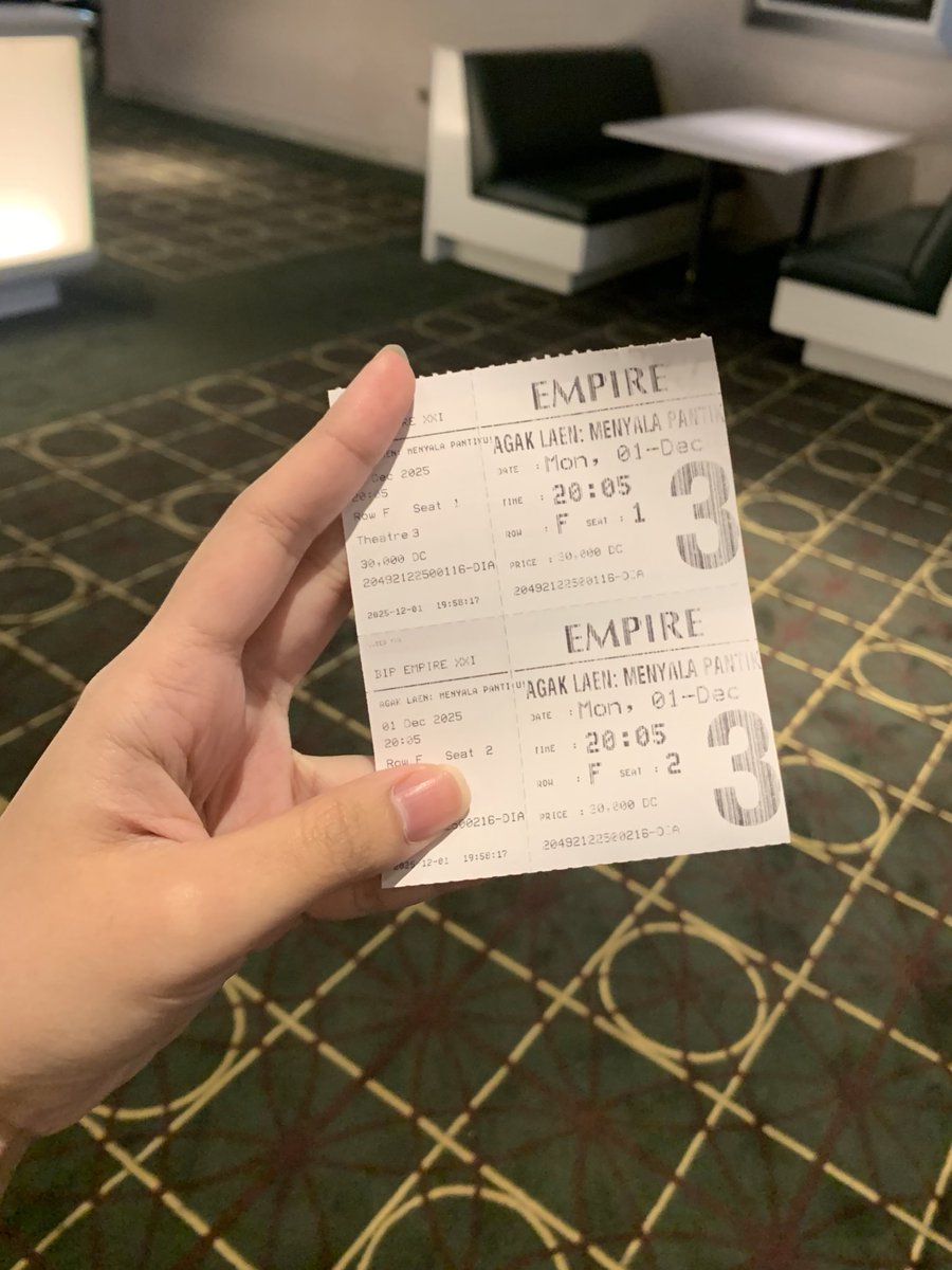 nonton Agak Laen malem malem karna temen2 ku pada bisanya after office.. dan satu bioskop FULL KETAWA WKWKWKW seruu bgt?!!! mana bener lagi ada lompat dari kursinya garansi bang jegel😭👊🏻