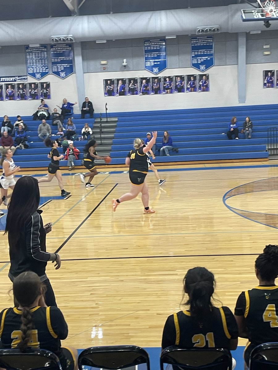 JV Hornets lost a tough game against the Blue Jays 25-18!  #FultonProud🖤🐝💛 <a href="/FPSActivities/">Fulton Activities</a>