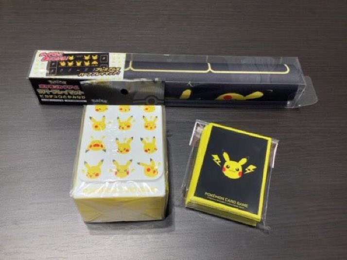 【商品情報】

#ポケモンカードゲーム
🪅ラバープレイマット　⚡️ピカチュウとかみなり⚡️
🪅デッキケース
🪅デッキシールド　⚡️ピカチュウとかみなり⚡️

ぜひお買い求めください🤗

#TSUTAYA錦糸町