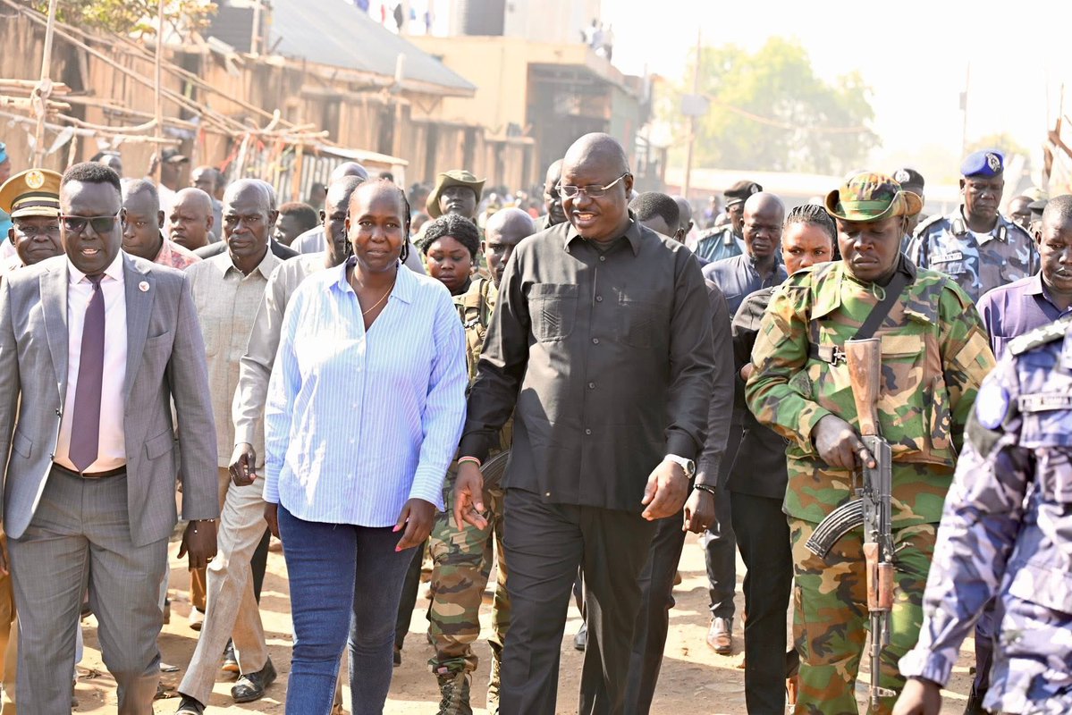 <a href="/Kiir_Adut/">Hon. Adut Kiir 🇸🇸</a> 's appearance, marked by contrived emotions and a carefully orchestrated performance. This is not merely a display of insincere emotions, but also a potential diversion from the significant influence she wields amidst the nation's decline.

The Custom Market has been