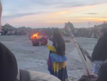 WaterLakota's tweet image. At the Commemoration of the Occupation of #Alcatraz by Indians of All Tribes, #Apache women and girls spoke of their fight to protect Sacred Oak Flat in #Arizona from becoming an open pit copper mine, guzzling sacred water, and profits for foreign corporations. Censored News.