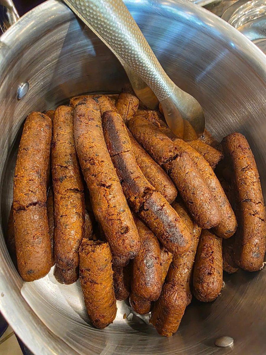 UziCryptoo's tweet image. Made these 🌿 VEGAN🌿 sausages for my coworkers but only one person tried them.