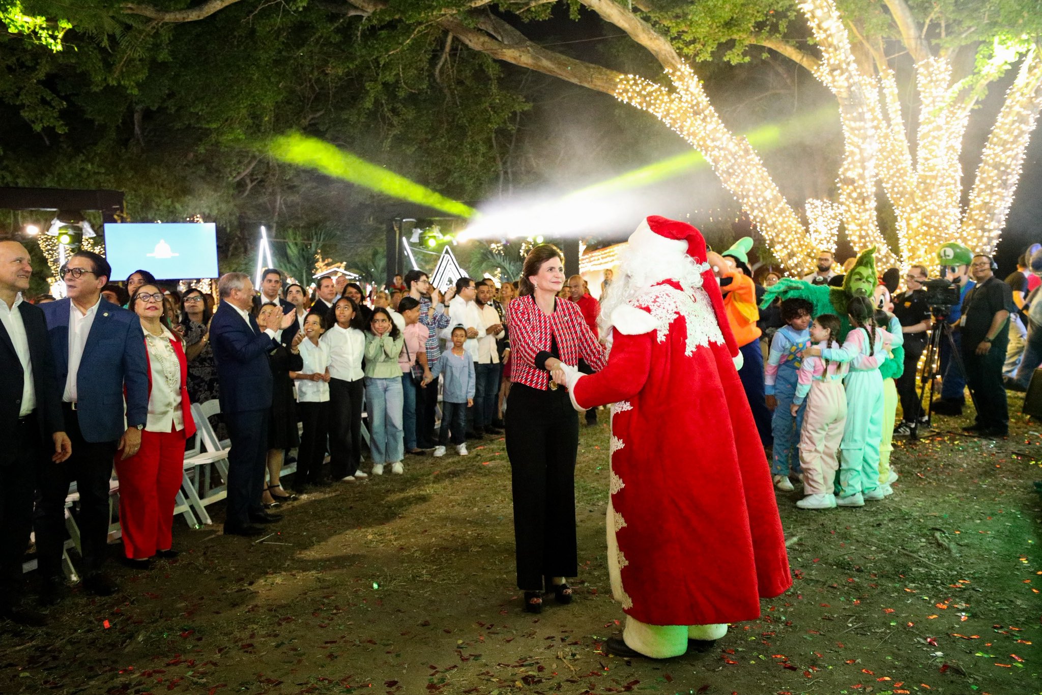 G7NWtcjXEAAZCt6?format=jpg&name=large