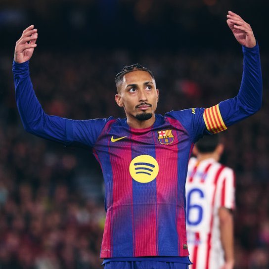 FabrizioRomano's tweet image. 🚨🌕 Diego Simeone: “I have no idea how Raphinha did not win the Ballon d&apos;Or”.

“He is an incredible player. He can play everywhere. As a winger, as a midfielder, as a striker, or even as a wing back.&quot;

“He can score, he can create, he presses and runs. I love Raphinha’”.