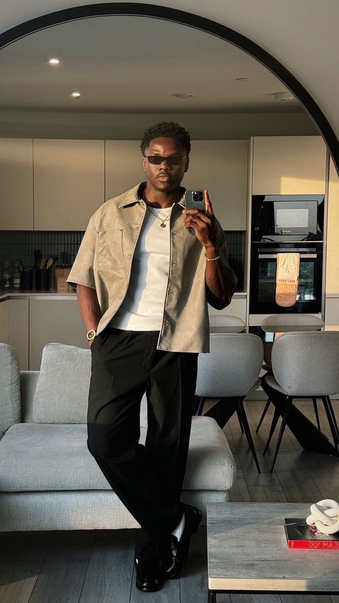 HowYouWantaHimToDress tweet media